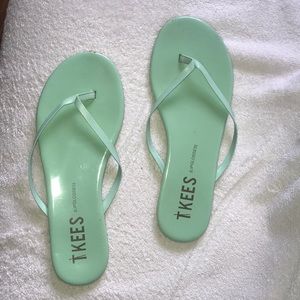 Tkee flip flops